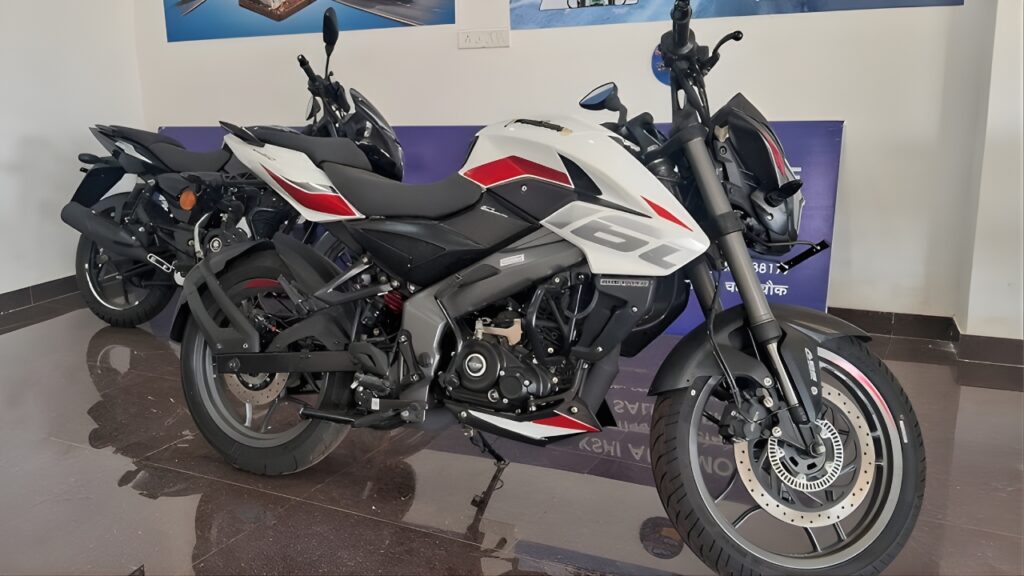 Pulsar NS160 2026: Detalles Completos de Diseño, Vista Frontal, Trasera y Tablero