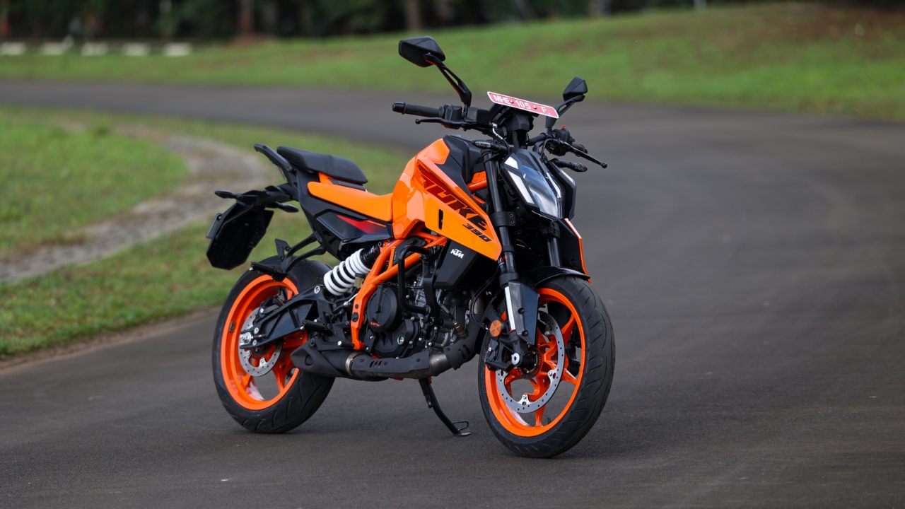 KTM Duke 390 2026: Review completa con precio, motor, características, rendimiento y consumo