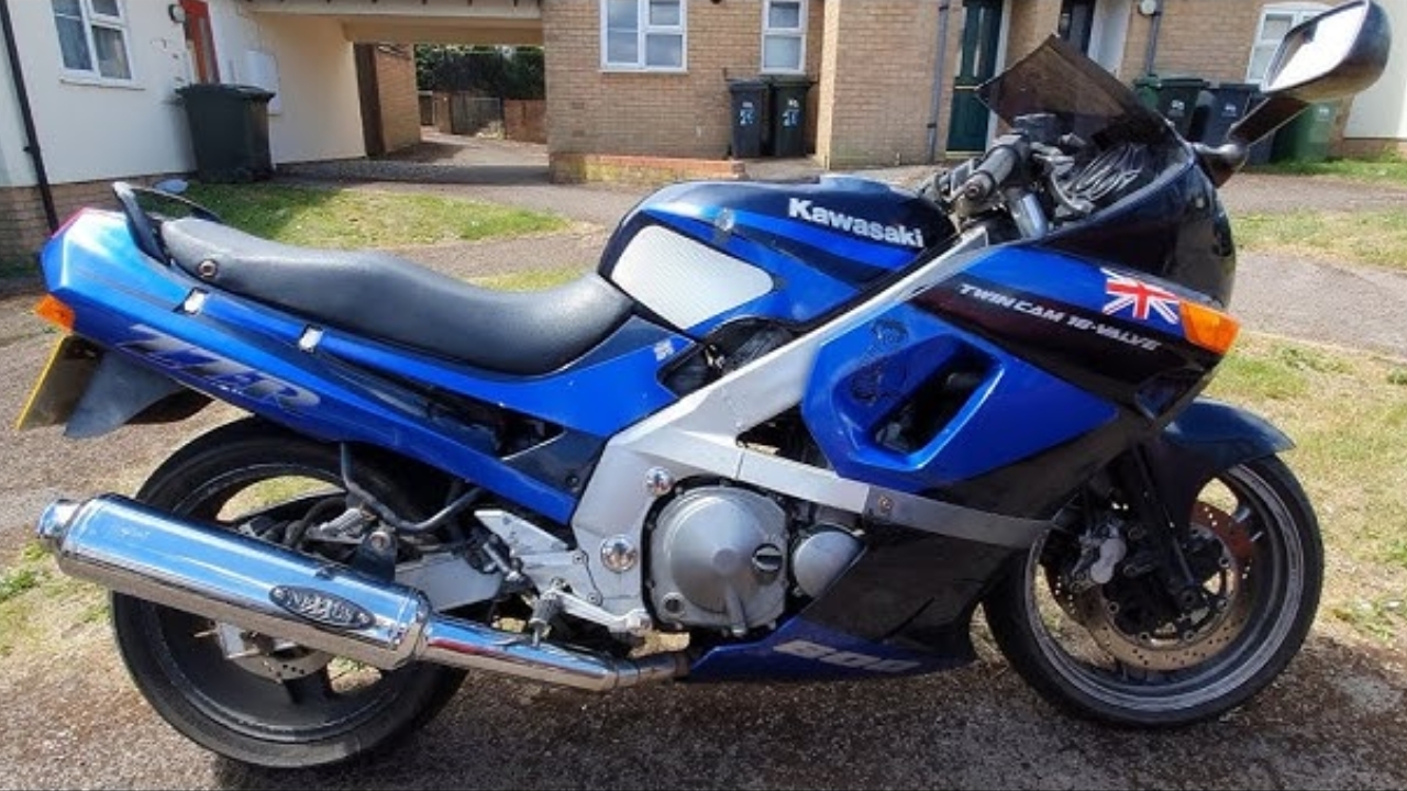 Primera Mirada a la ZZR600 2026: Velocidad y Comodidad en una Sola Moto