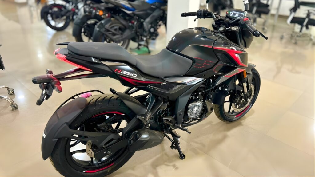 Bajaj Pulsar N250 USD Black 2026: Reseña Completa, Nuevo Precio y Todas sus Características Explicadas