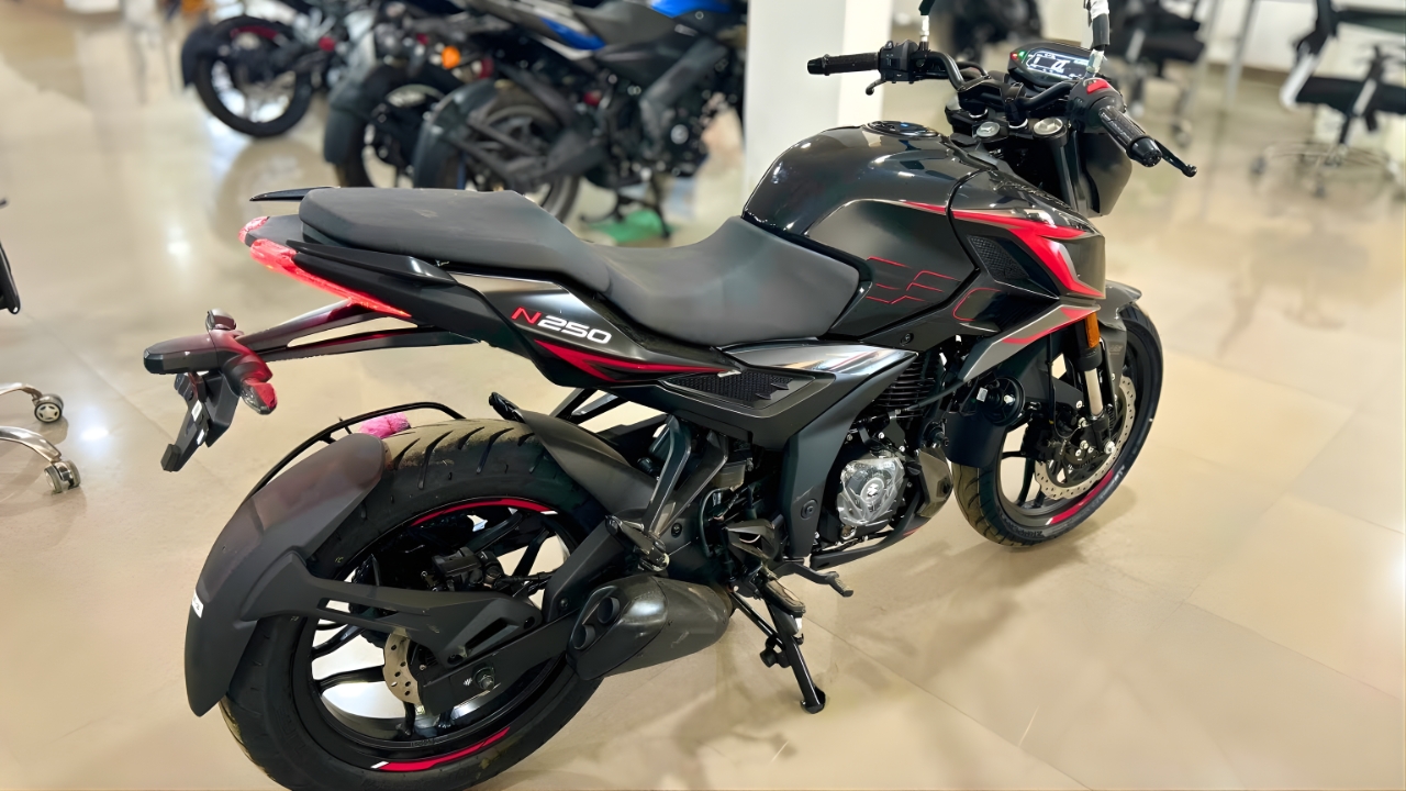 Bajaj Pulsar N250 USD Black 2026: Reseña Completa, Nuevo Precio y Todas sus Características Explicadas